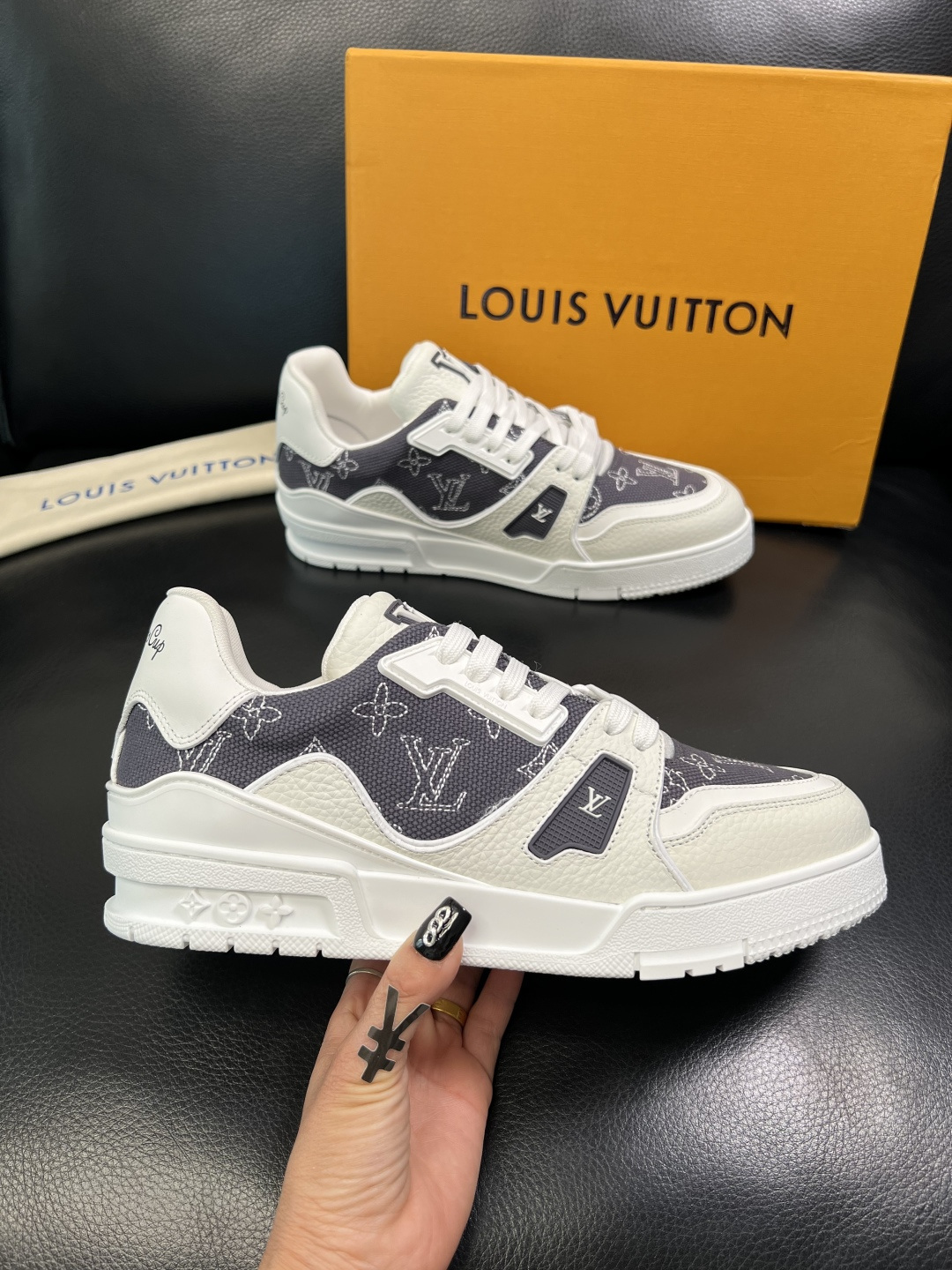 Lv 高品质 顶级工艺品 路易威登，运动板鞋专柜同步，鞋面意大利进口，高品质拼接缤纷色彩复杂工艺品，进口