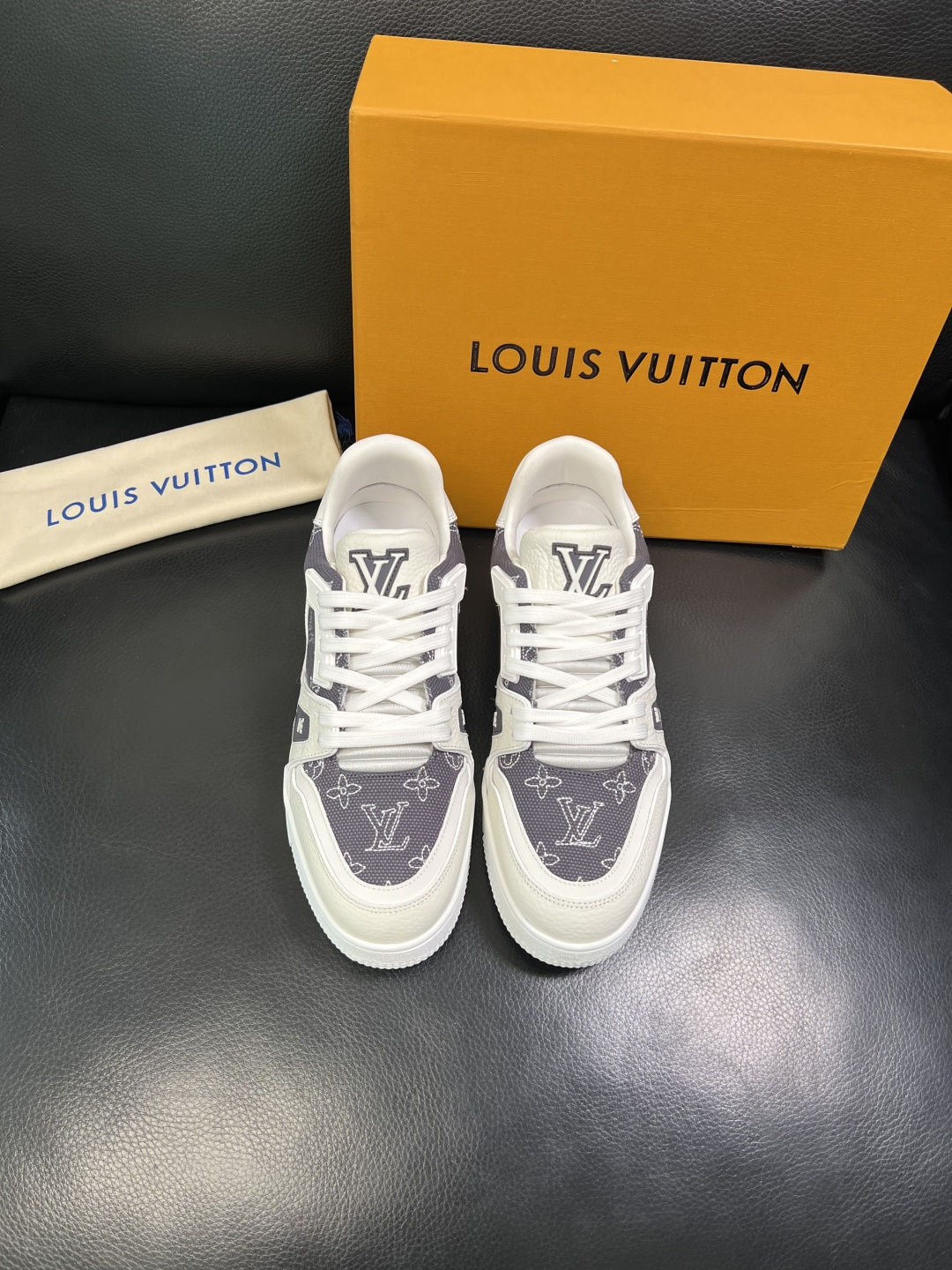 Lv 高品质 顶级工艺品 路易威登，运动板鞋专柜同步，鞋面意大利进口，高品质拼接缤纷色彩复杂工艺品，进口