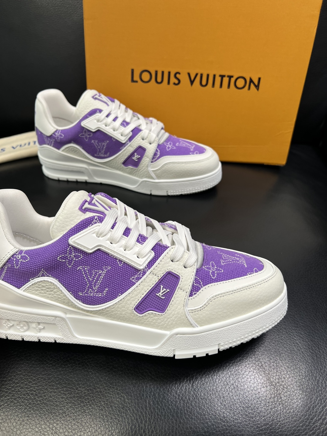 Lv 高品质 顶级工艺品 路易威登，运动板鞋专柜同步，鞋面意大利进口，高品质拼接缤纷色彩复杂工艺品，进口