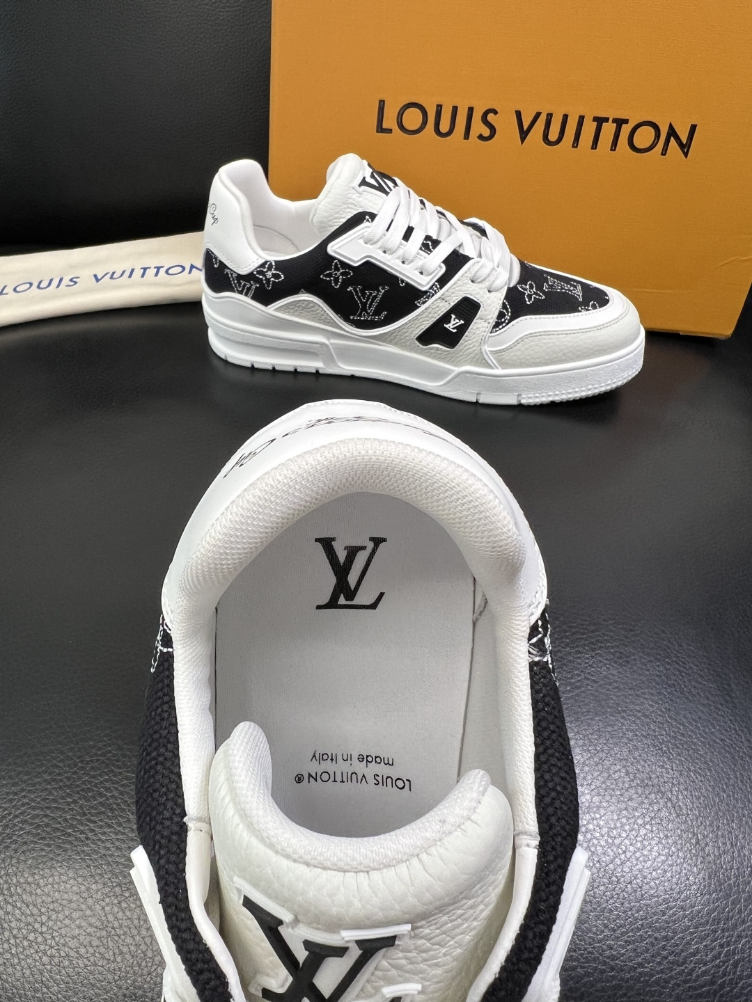 Lv 高品质 顶级工艺品 路易威登，运动板鞋专柜同步，鞋面意大利进口，高品质拼接缤纷色彩复杂工艺品，进口