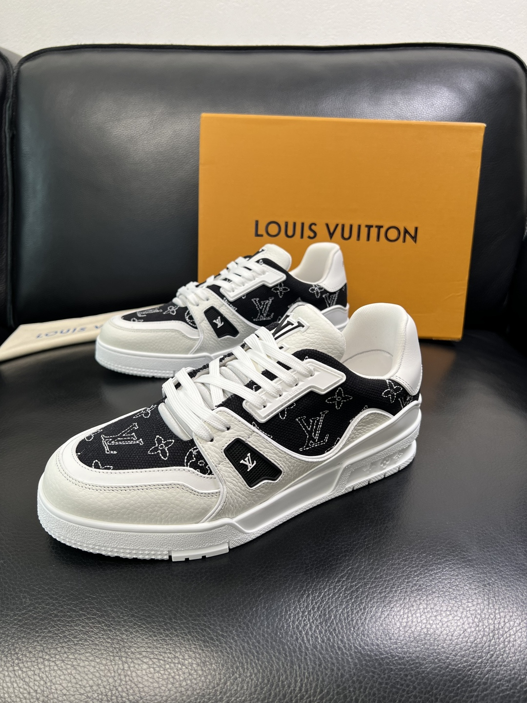 Lv 高品质 顶级工艺品 路易威登，运动板鞋专柜同步，鞋面意大利进口，高品质拼接缤纷色彩复杂工艺品，进口