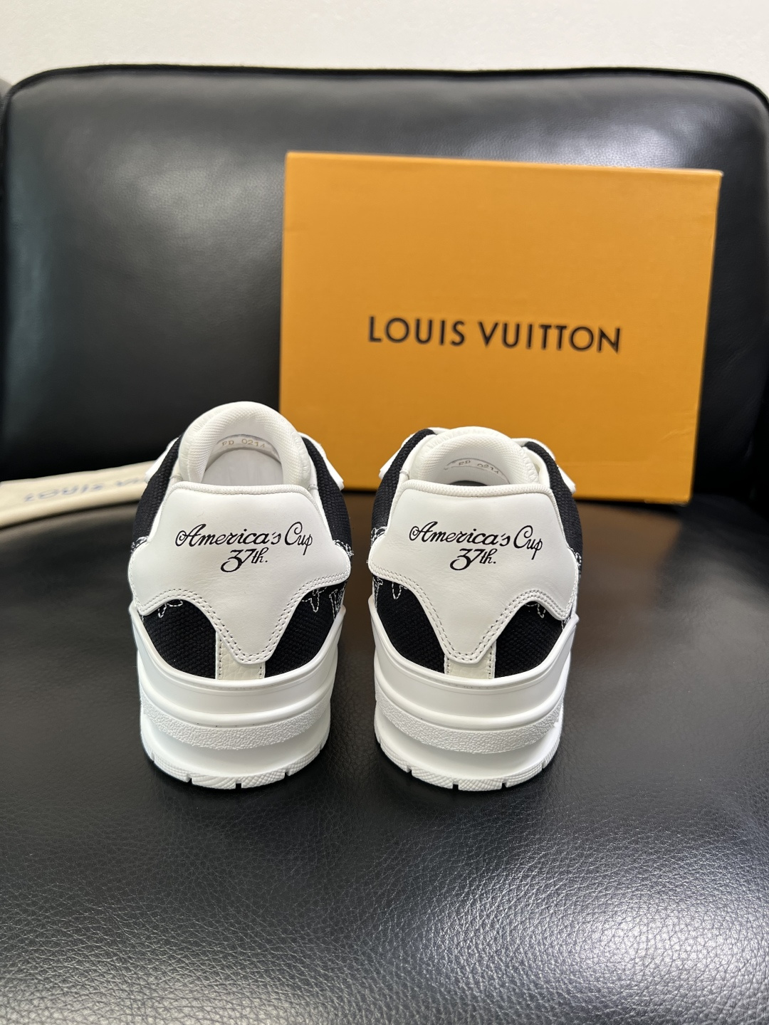 Lv 高品质 顶级工艺品 路易威登，运动板鞋专柜同步，鞋面意大利进口，高品质拼接缤纷色彩复杂工艺品，进口