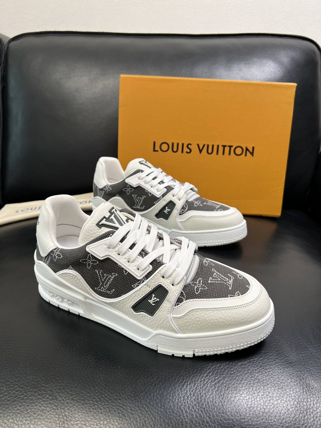 NO:621292,Lv high-quality top crafts Louis Vuitton, sports sneakers counter synchronization, uppers imported from Italy, high-quality splicing colorful complex crafts, imported mesh pads are soft and comfortable, original soles are specially provided by the original factory, TPU exclusive movable molded soles are super comfortable, original factory single goods, code number 39-44 (customized 38 45), louis vuitton, louis vuitton19860909Lv 高品质 顶级工艺品 路易威登,运动板鞋专柜同步,鞋面意大利进口,高品质拼接缤纷色彩复杂工艺品,进口网布里垫柔软舒适,鞋底原厂特供原版底,TPU独家活动成型底超级舒适,原厂跟单货,码数 39-44（订做38 45）,,louis vuitton,louis vuitton,Men's shoes