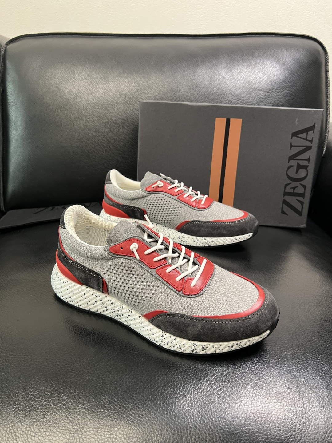 NO:621372,Only change the code without returning it. Zegna high-quality top crafts Zegna counter new original factory configuration, imported cowhide patchwork fabric from Italy, imported cowhide lining, breathable and comfortable, original sole provided by the original factory and super comfortable, original factory and single goods welcome to compare, code number 39-44 (order 38 45), zegna,cowhide19860909只换码不退Zegna 高品质 顶级工艺品 杰尼亚 专柜新款原厂配置,意大利进口牛皮拼布面料,进口牛里垫,透气舒适,鞋底原厂特供原版底超级舒适,原厂跟单货 欢迎对比,码数 39-44（订 38 45）,,zegna,cowhide,Men's shoes