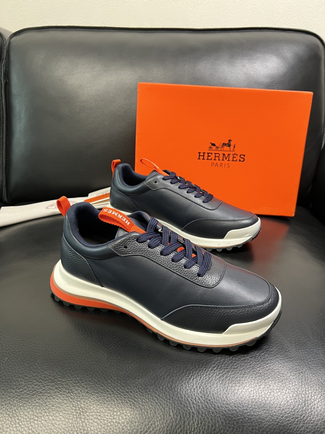 NO:621378,Hermes high-quality top handicrafts Hermès counters sell original factory configuration at the same time, original cowhide fabric imported from Italy, high-quality splicing technology, fully imported water-dyed cowhide lining, original soles specially provided by the factory and super comfortable, original factory and single goods are welcome to compare, code number 39-44 (customized 38 45),, hermes, hermes, cowhide19860909Hermes 高品质 顶级工艺品 爱马仕 专柜同步发售原厂配置,意大利进口原版牛皮面料,高品质拼接工艺,全进口水染牛皮里垫,鞋底原厂特供原版底超级舒适,原厂跟单货欢迎对比,码数 39-44（ 订做 38 45）,,hermes,hermes,cowhide,Men's shoes