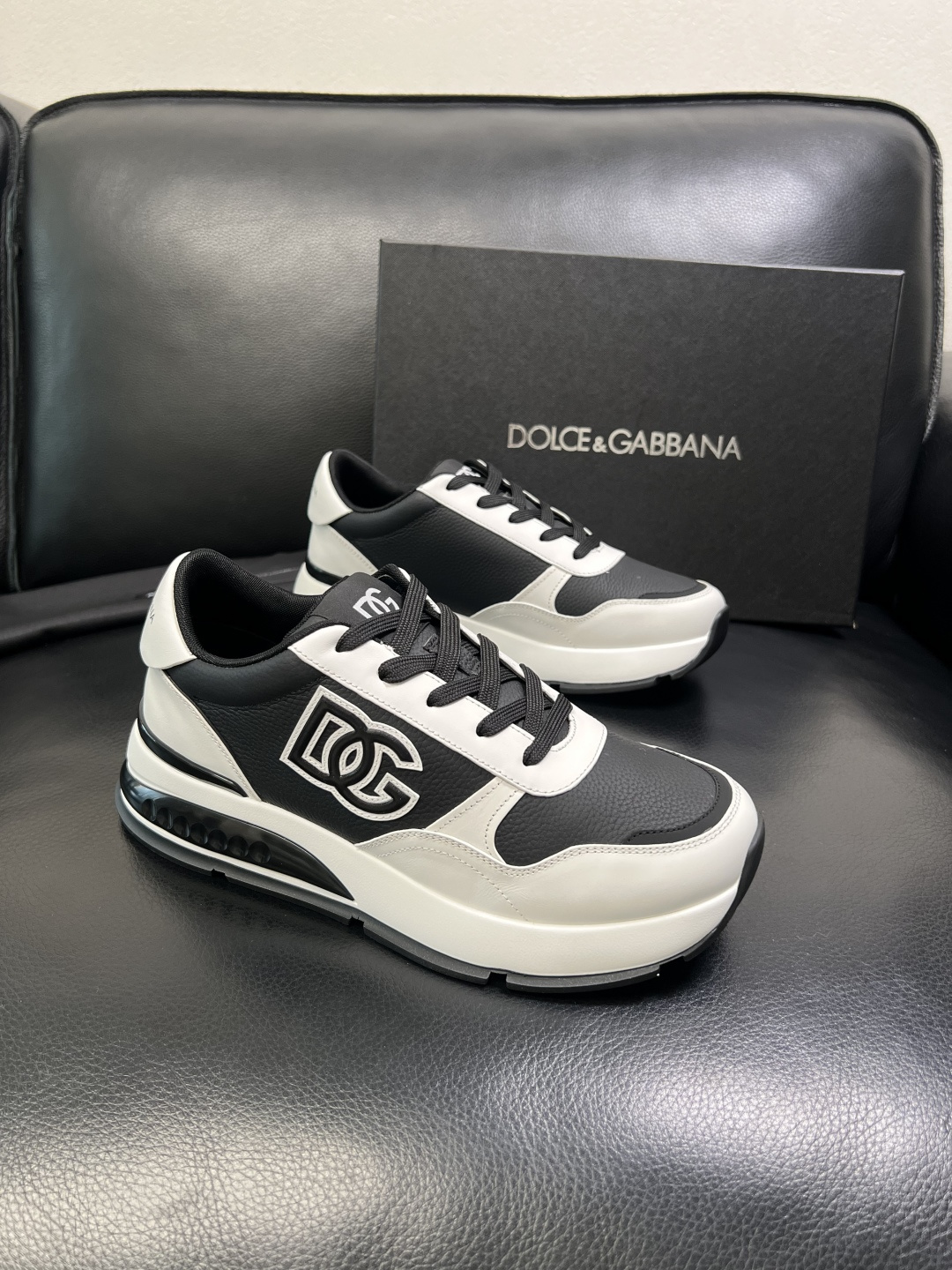 NO:639755,Dolce & Gabbana's high-quality top crafts, Dolce & Gabbana's popular counter new products are synchronized, uppers are imported cowhide from Italy with cloth fabrics, high-quality complex craftsmanship, imported mesh linings, soles are specially provided by the original factory, exclusive movable molded soles are super comfortable, original factory and single goods, welcome to compare, code number 39-44 (customized 38 45),, Dolce&Gabbana, Dolce&Gabbana, cowhide19860909Dolce & Gabbana高品质 顶级工艺品 杜嘉班纳 爆款专柜新品同步,鞋面意大利进口牛皮搭配布面料,高品质复杂工艺,进口网里垫,鞋底原厂特供原版底,独家活动成型底超级舒适,原厂跟单货, 欢迎对比,码数 39-44（订做38 45）,,Dolce&Gabbana,Dolce&Gabbana,cowhide,Men's shoes