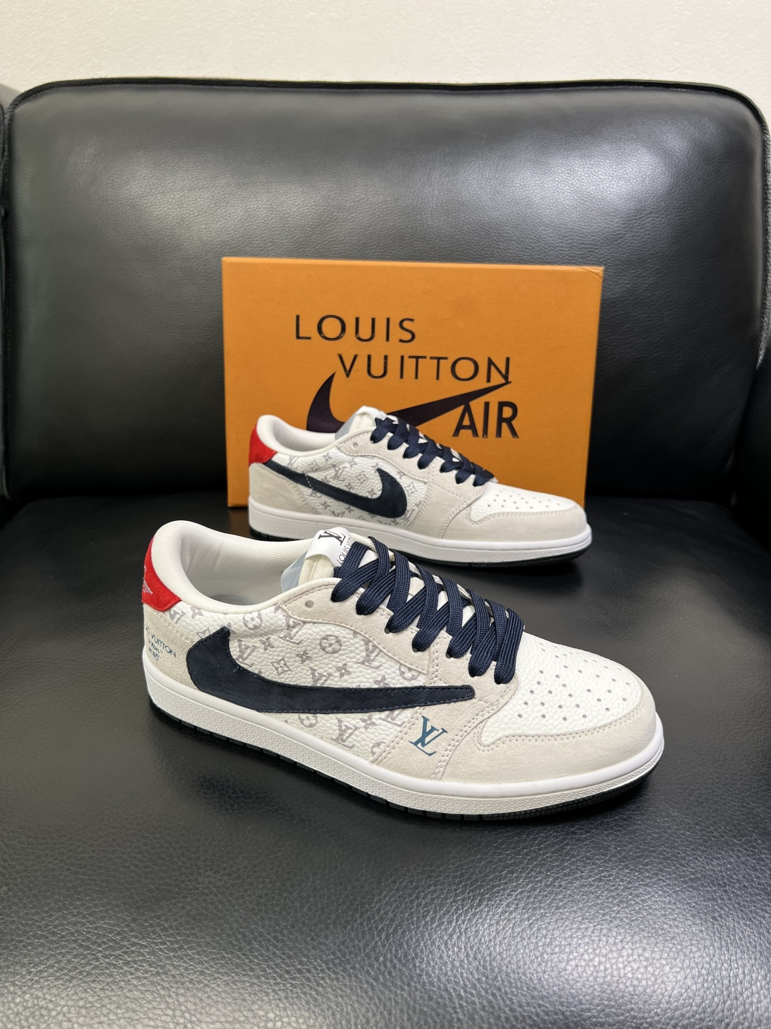 NO:639856,Lv co-branded nike high-quality top crafts Louis Vuitton co-branded, counter synchronization, uppers imported from Italy, high-quality splicing colorful complex crafts, imported water-dyed cow lining soft and comfortable, original soles specially provided by the original factory, TPU exclusive movable molded soles super comfortable, original factory and single goods, welcome to compare, code number 38-45 (customized 46), louis vuitton, louis vuitton19860909Lv联名nike 高品质 顶级工艺品 路易威登联名,专柜同步,鞋面意大利进口,高品质拼接缤纷色彩复杂工艺品,进口水染牛里垫柔软舒适,鞋底原厂特供原版底,TPU独家活动成型底超级舒适,原厂跟单货,欢迎对比,码数 38-45（订做 46）,,louis vuitton,louis vuitton,Men's shoes