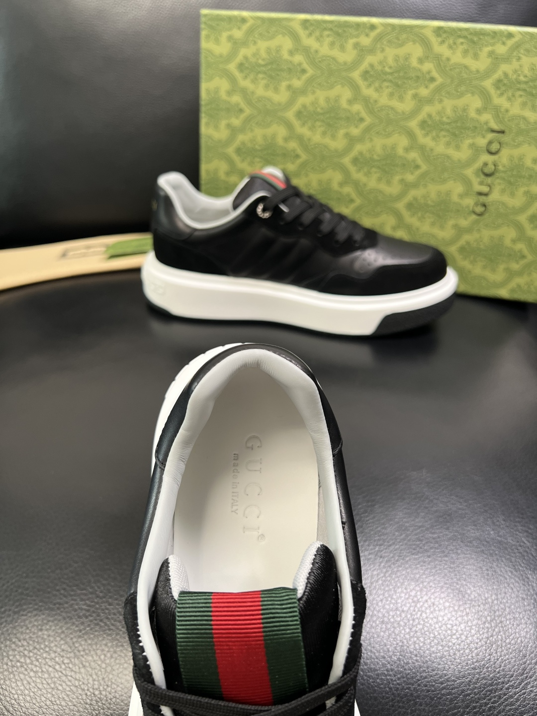 Gucci 高品质 顶级工艺品 古奇 专柜新款原厂配置，意大利进口牛皮面料，进口牛皮内里垫，透气舒适，鞋