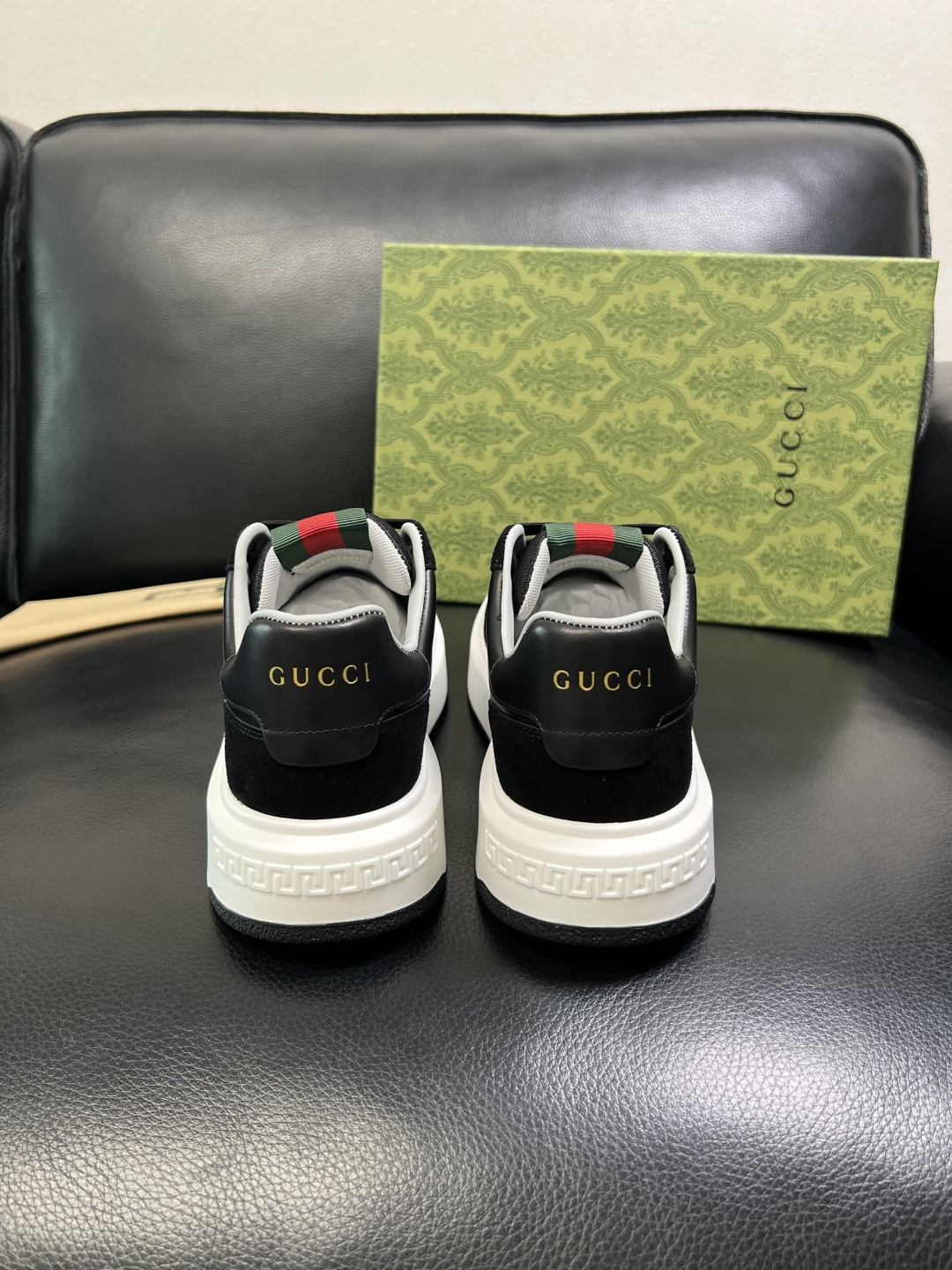 Gucci 高品质 顶级工艺品 古奇 专柜新款原厂配置，意大利进口牛皮面料，进口牛皮内里垫，透气舒适，鞋