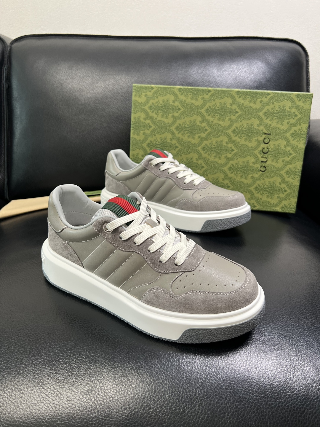 Gucci 高品质 顶级工艺品 古奇 专柜新款原厂配置，意大利进口牛皮面料，进口牛皮内里垫，透气舒适，鞋