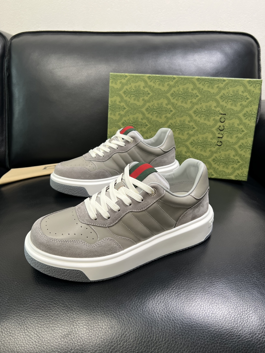 Gucci 高品质 顶级工艺品 古奇 专柜新款原厂配置，意大利进口牛皮面料，进口牛皮内里垫，透气舒适，鞋