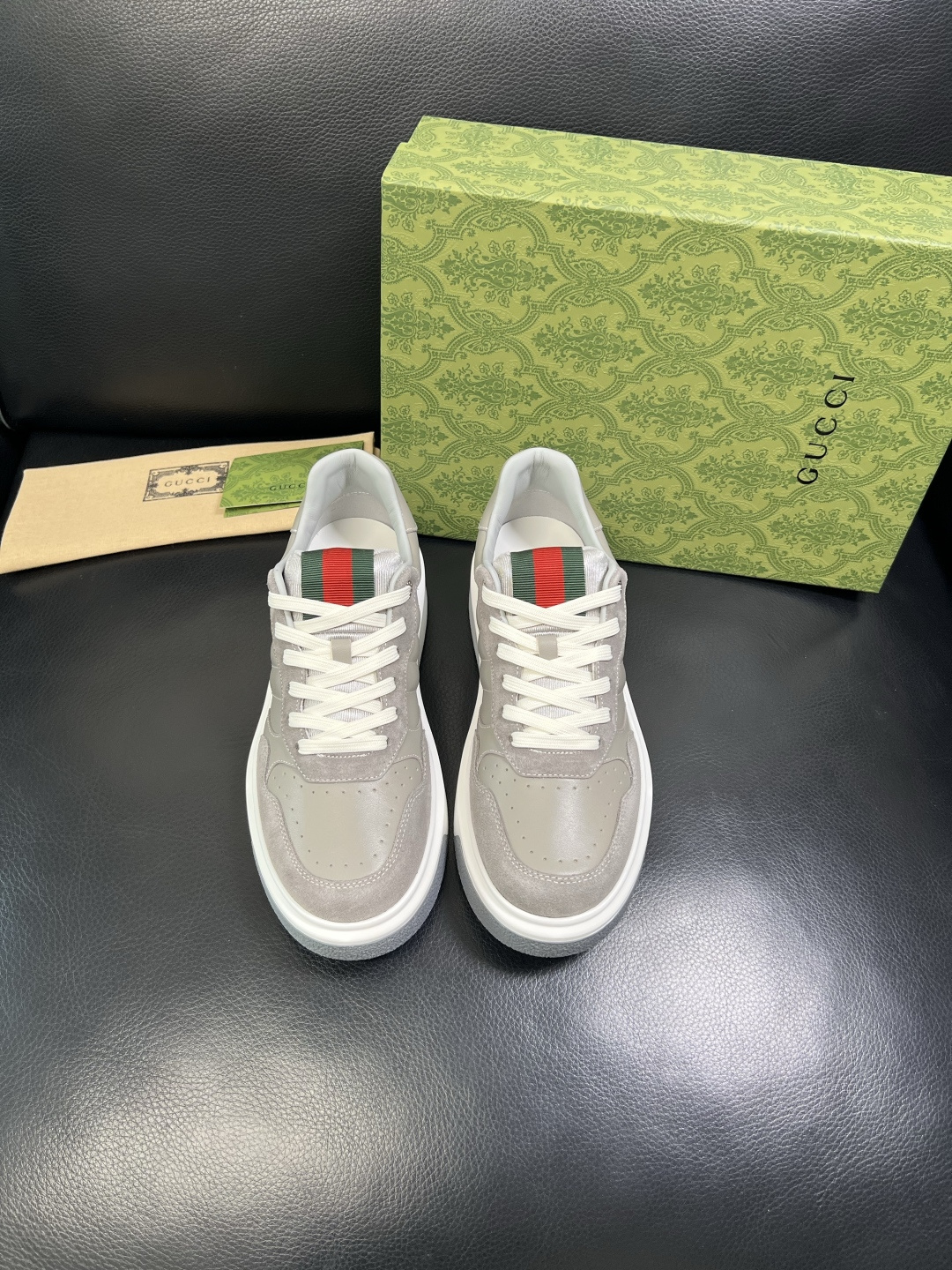 Gucci 高品质 顶级工艺品 古奇 专柜新款原厂配置，意大利进口牛皮面料，进口牛皮内里垫，透气舒适，鞋