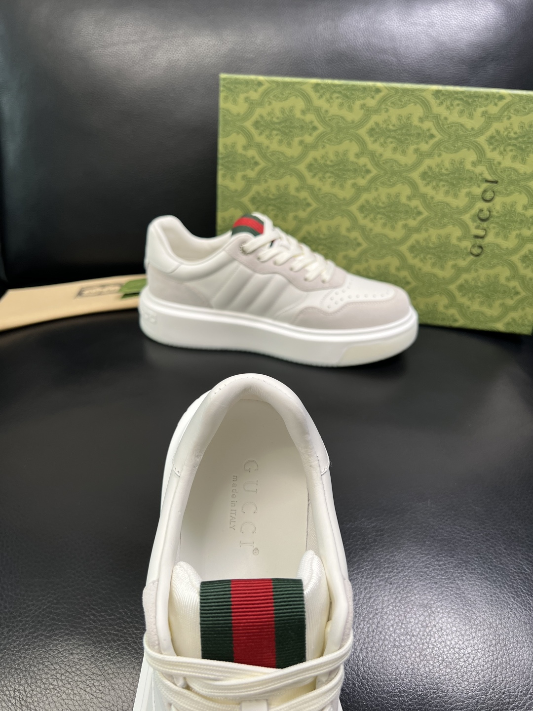Gucci 高品质 顶级工艺品 古奇 专柜新款原厂配置，意大利进口牛皮面料，进口牛皮内里垫，透气舒适，鞋
