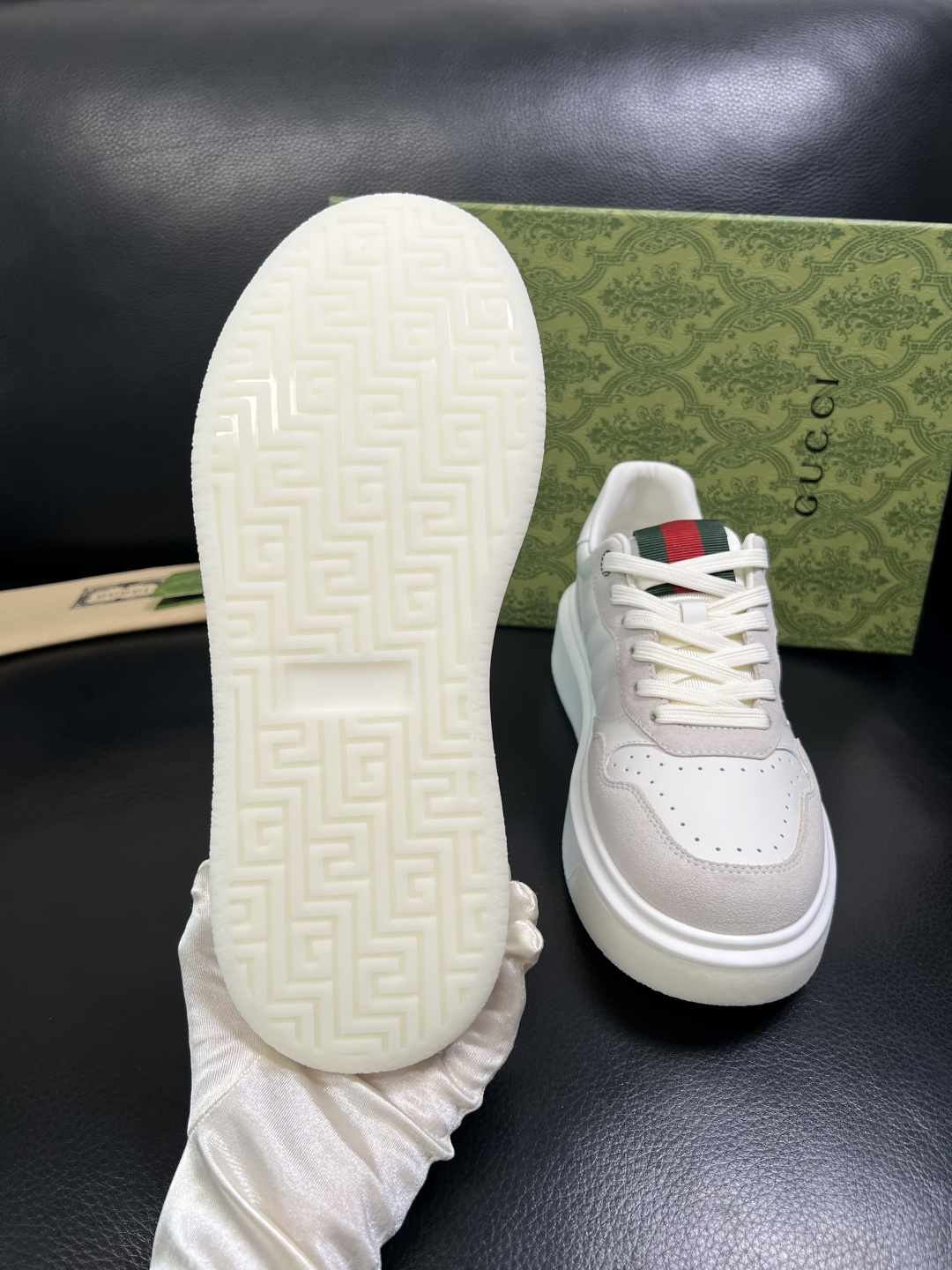 Gucci 高品质 顶级工艺品 古奇 专柜新款原厂配置，意大利进口牛皮面料，进口牛皮内里垫，透气舒适，鞋