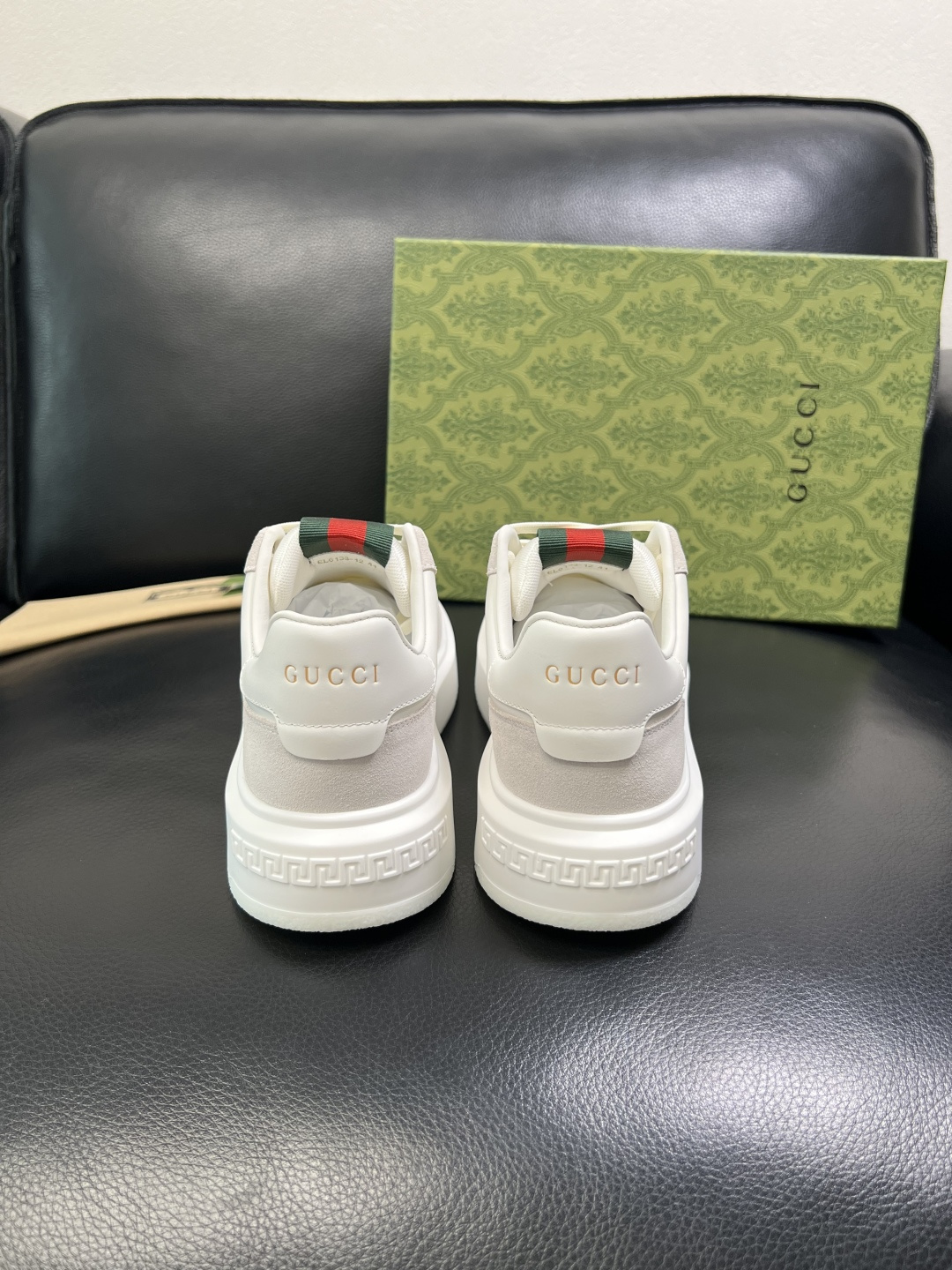 Gucci 高品质 顶级工艺品 古奇 专柜新款原厂配置，意大利进口牛皮面料，进口牛皮内里垫，透气舒适，鞋