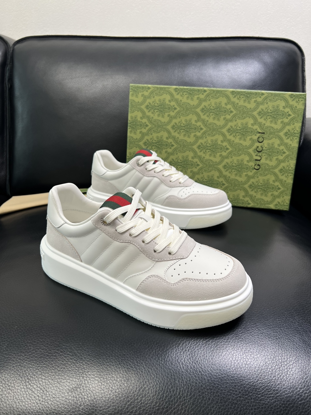 Gucci 高品质 顶级工艺品 古奇 专柜新款原厂配置，意大利进口牛皮面料，进口牛皮内里垫，透气舒适，鞋