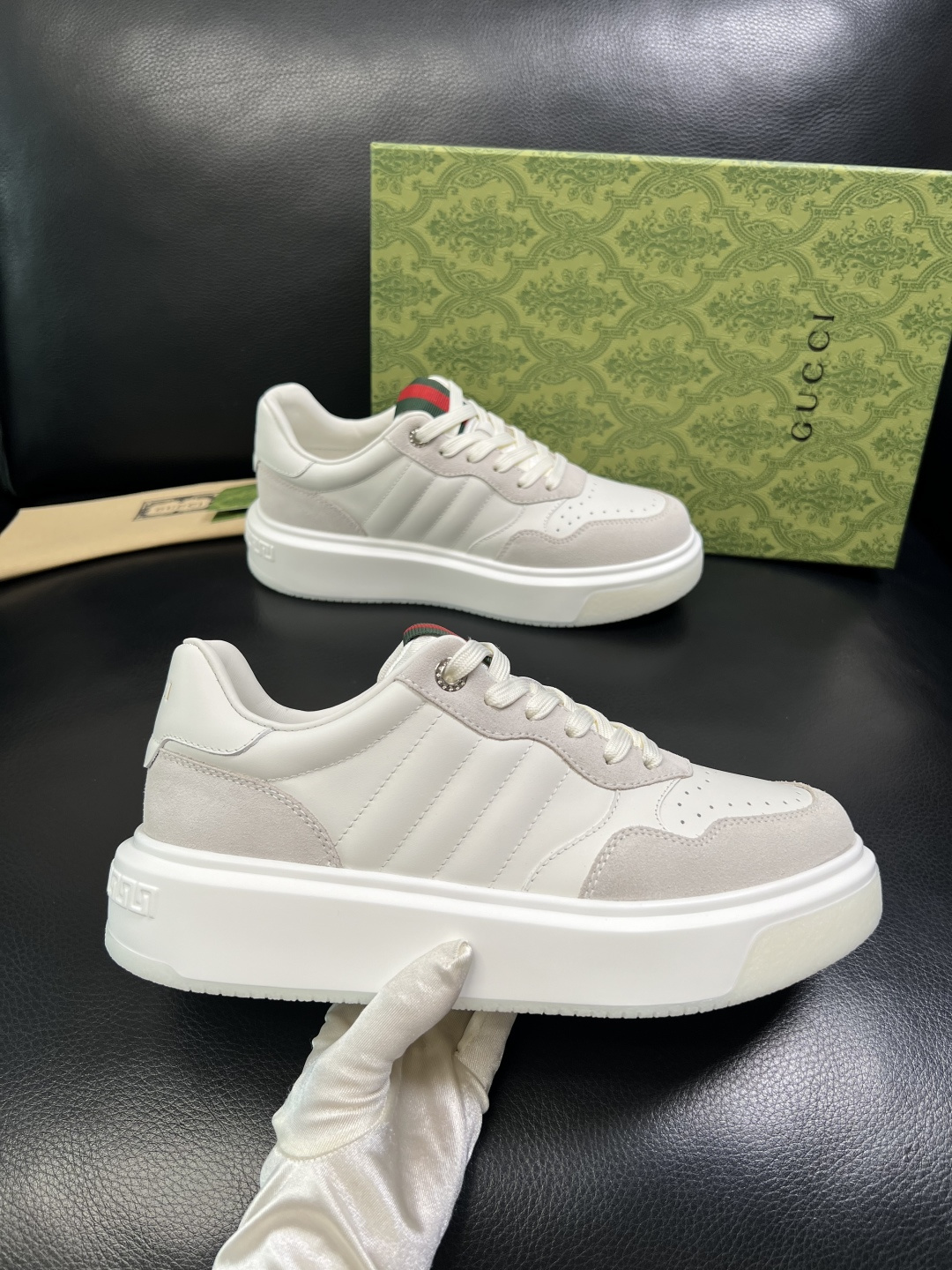 Gucci 高品质 顶级工艺品 古奇 专柜新款原厂配置，意大利进口牛皮面料，进口牛皮内里垫，透气舒适，鞋