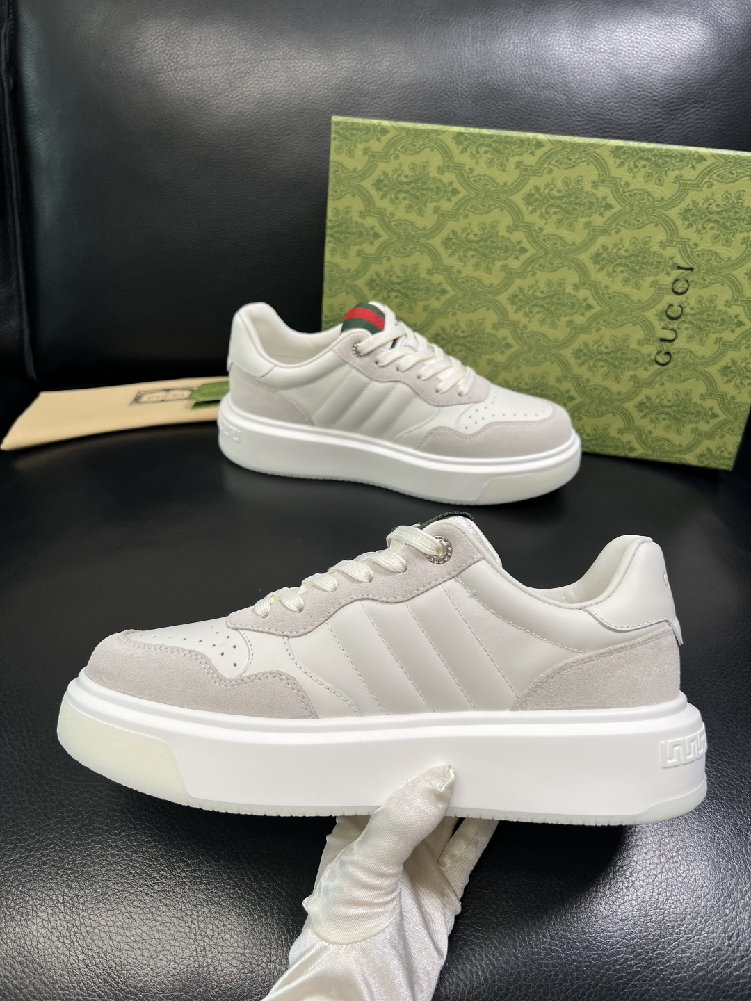 Gucci 高品质 顶级工艺品 古奇 专柜新款原厂配置，意大利进口牛皮面料，进口牛皮内里垫，透气舒适，鞋