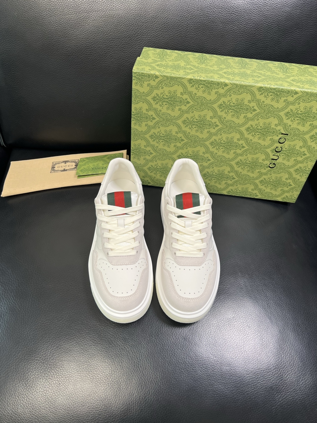 Gucci 高品质 顶级工艺品 古奇 专柜新款原厂配置，意大利进口牛皮面料，进口牛皮内里垫，透气舒适，鞋