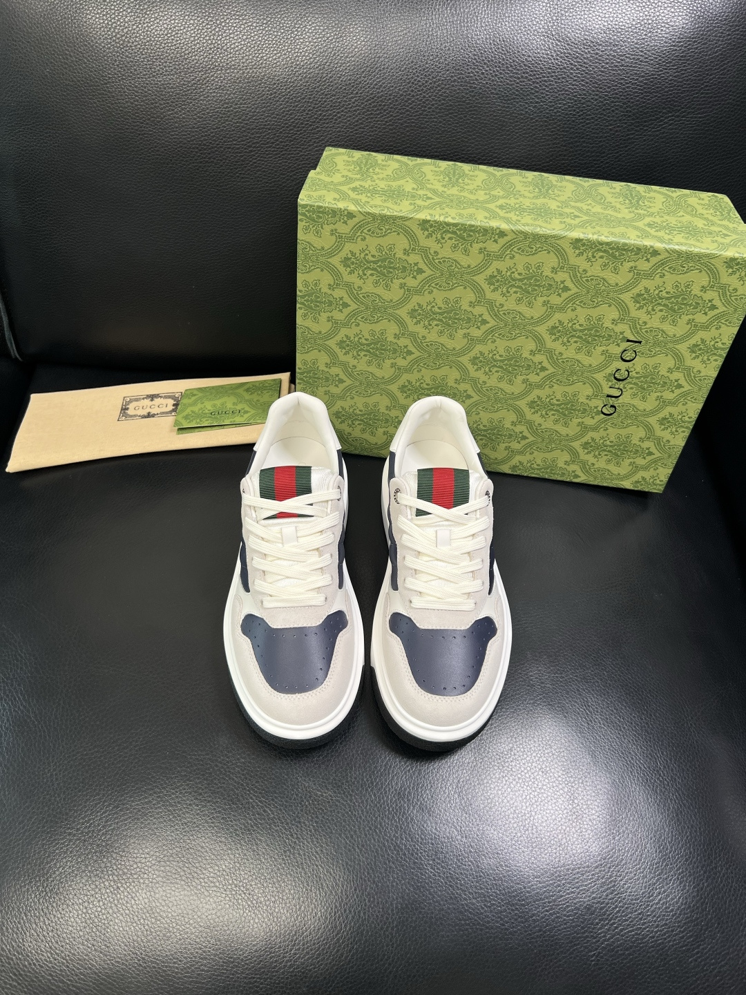 Gucci 高品质 顶级工艺品 古奇 专柜新款原厂配置，意大利进口牛皮面料，进口牛皮内里垫，透气舒适，鞋