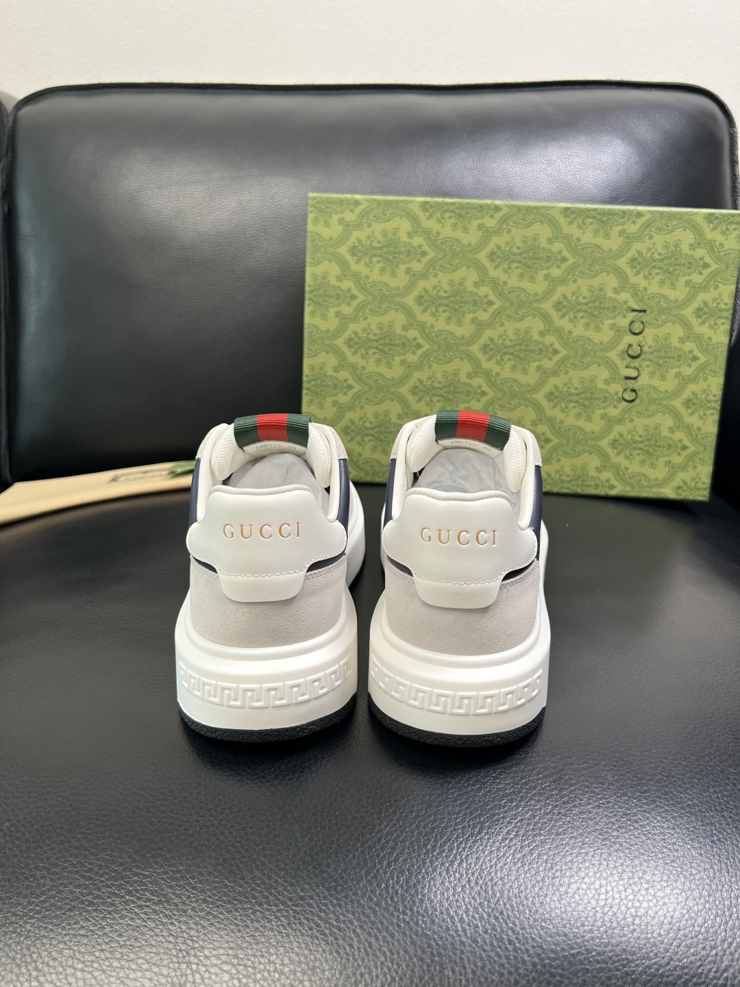 Gucci 高品质 顶级工艺品 古奇 专柜新款原厂配置，意大利进口牛皮面料，进口牛皮内里垫，透气舒适，鞋