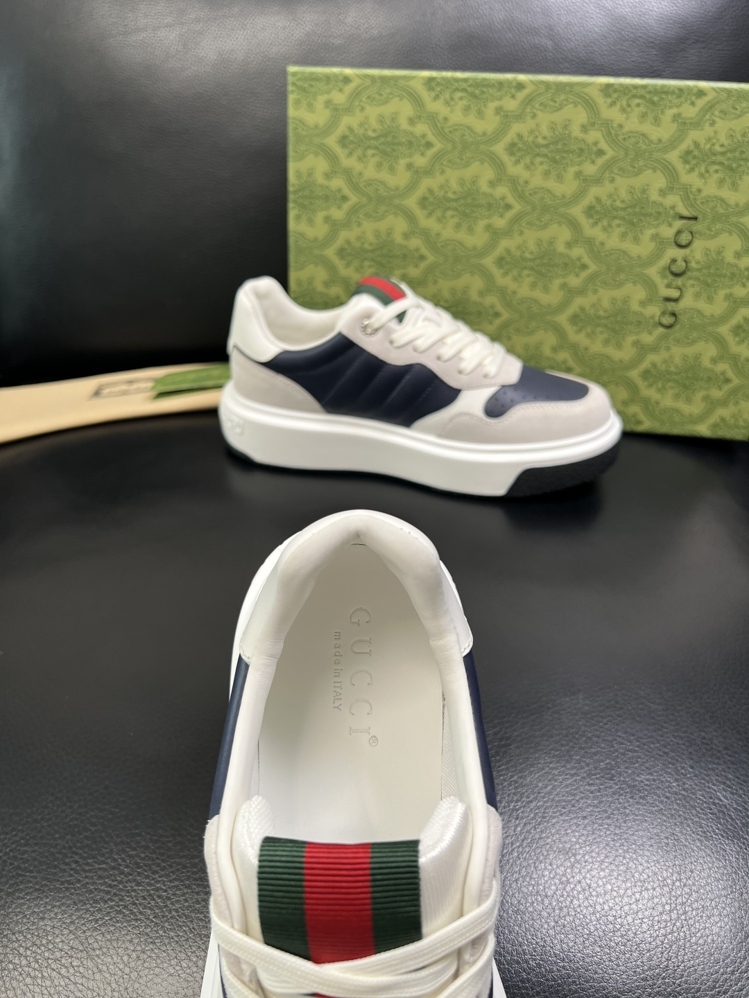 Gucci 高品质 顶级工艺品 古奇 专柜新款原厂配置，意大利进口牛皮面料，进口牛皮内里垫，透气舒适，鞋