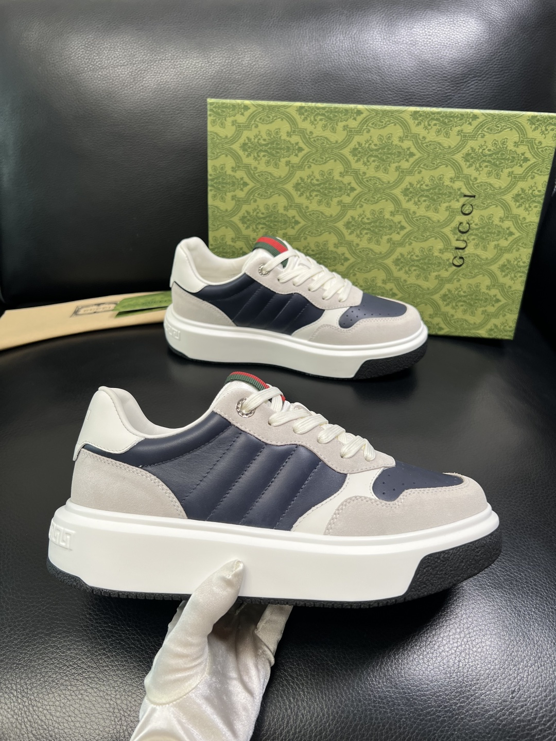 Gucci 高品质 顶级工艺品 古奇 专柜新款原厂配置，意大利进口牛皮面料，进口牛皮内里垫，透气舒适，鞋