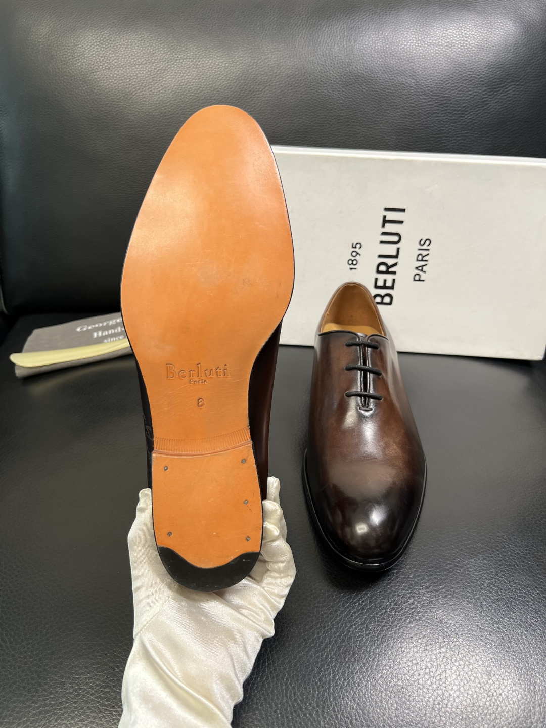 Berluti 顶级代购 布鲁提 专柜同步发售原厂配置，意大利进口牛皮面料，全进口水染牛皮里垫，鞋底：原