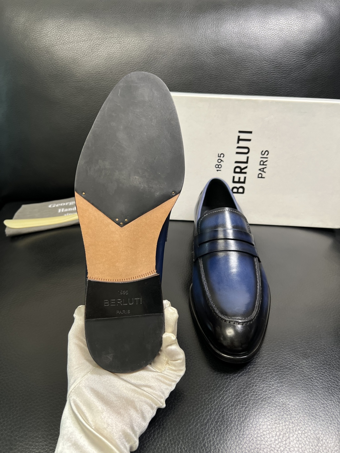 Berluti 顶级代购 布鲁提 专柜同步发售原厂配置，意大利进口牛皮面料，全进口水染牛皮里垫，鞋底：原