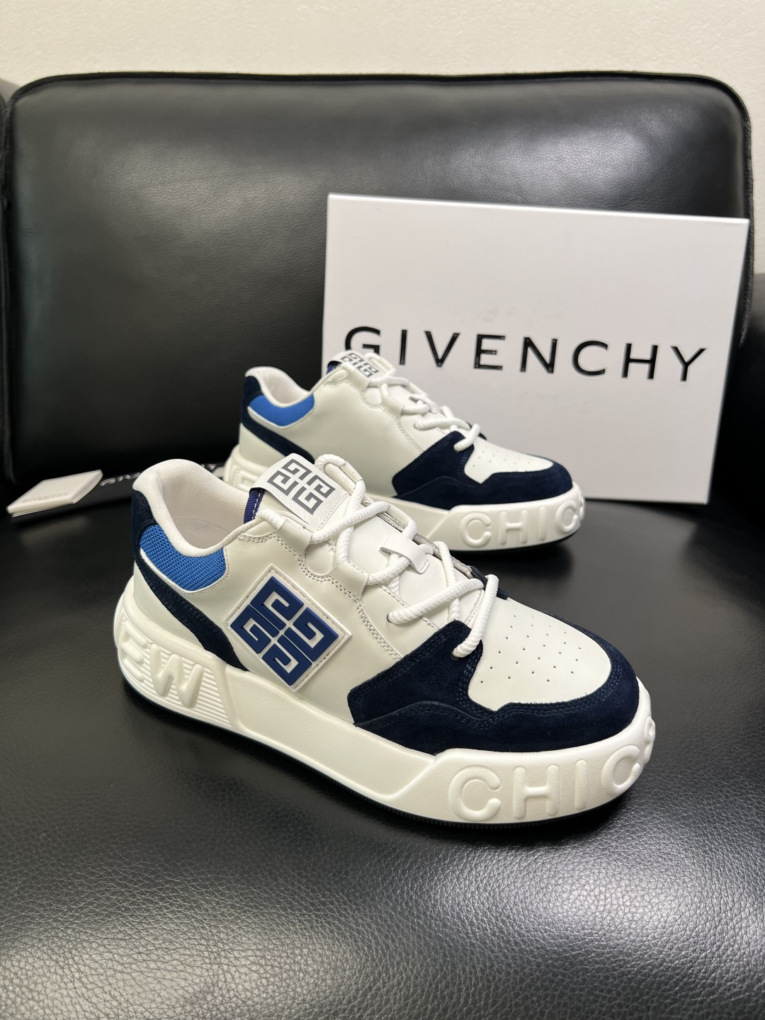 NO:640068,Givenchy high-quality top crafts Givenchy counters are equipped with original factory configurations, Italian imported cowhide and fabrics, all shoe accessories are made from private molds, soft and comfortable mesh inner pads, soles are original and super comfortable, original factory and single goods, welcome to compare, code number 39-44 (customized 38 45),,givenchy,givenchy,cowhide19860909Givenchy 高品质 顶级工艺品 纪梵希 专柜同步原厂配置,意大利进口牛皮搭配面料,全鞋配件私模打造,柔软舒适网布内里垫,鞋底原厂特供原版超级舒适,原厂跟单货,欢迎对比, 码数 39-44 (订做 38 45 ),,givenchy,givenchy,cowhide,Men's shoes