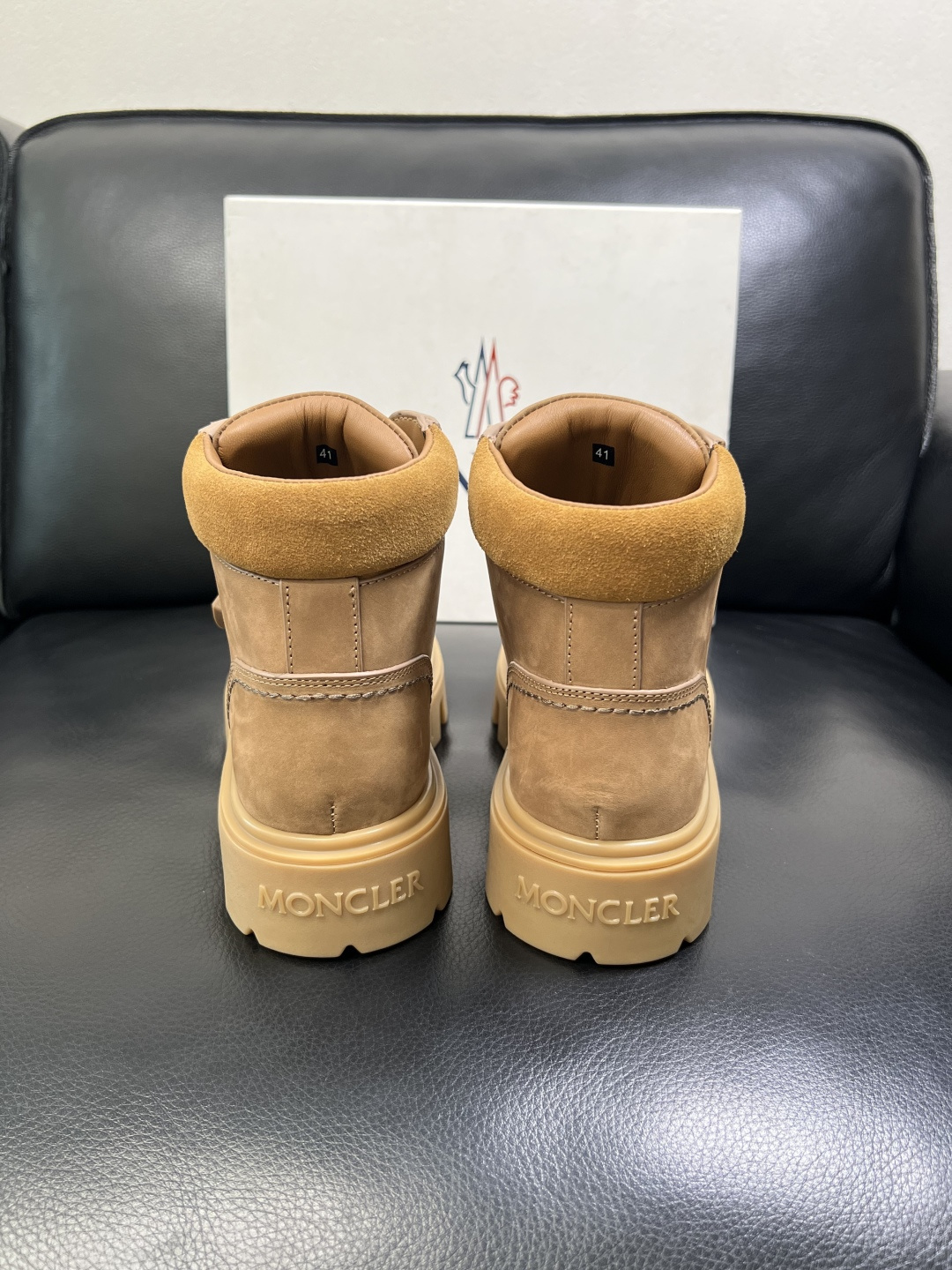 MONCLER 高品质 顶级工艺品 蒙口 靴子高帮专柜新款同步原厂配置，意大利进口牛皮面料，高品质复杂拼