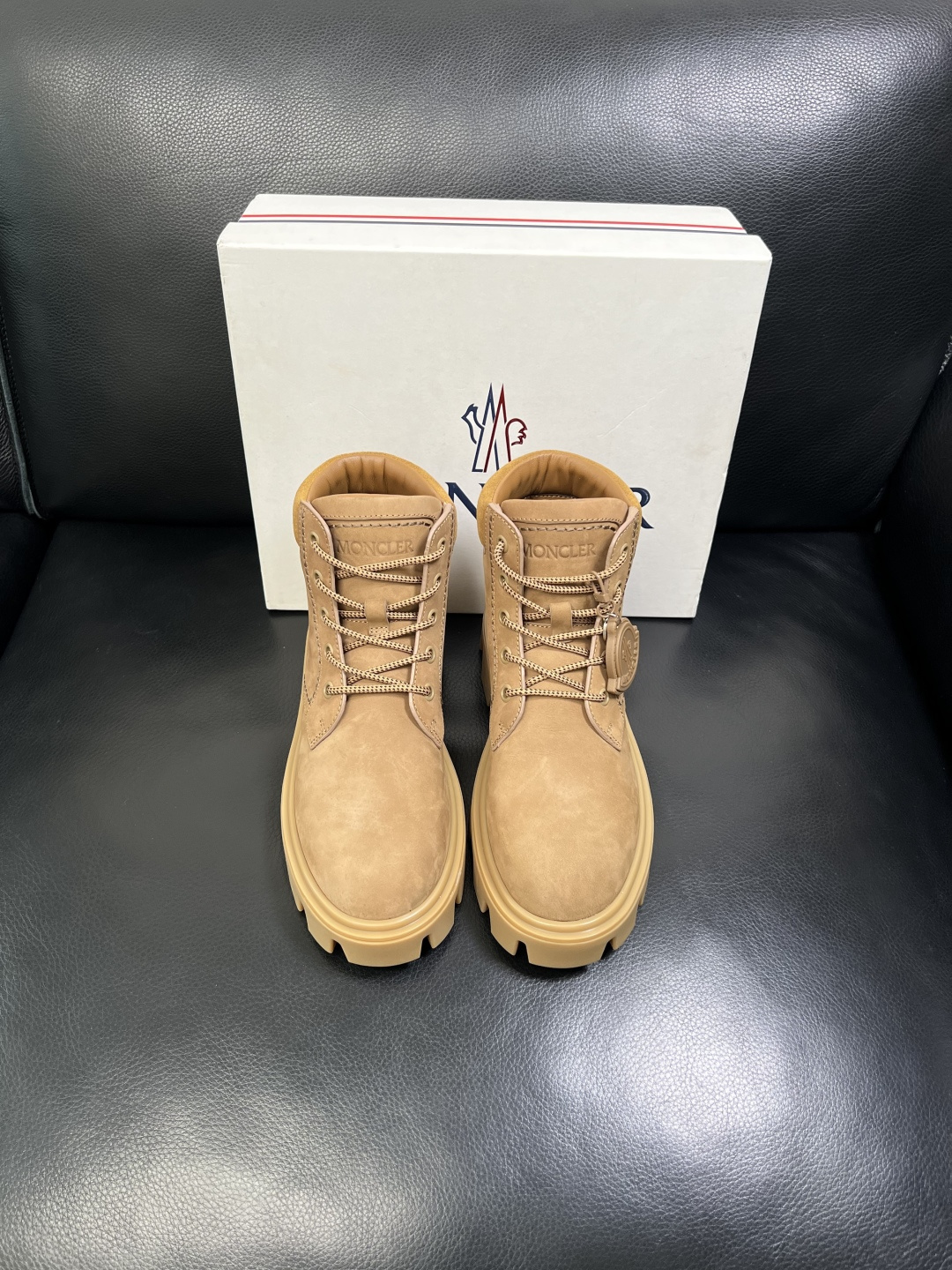 MONCLER 高品质 顶级工艺品 蒙口 靴子高帮专柜新款同步原厂配置，意大利进口牛皮面料，高品质复杂拼