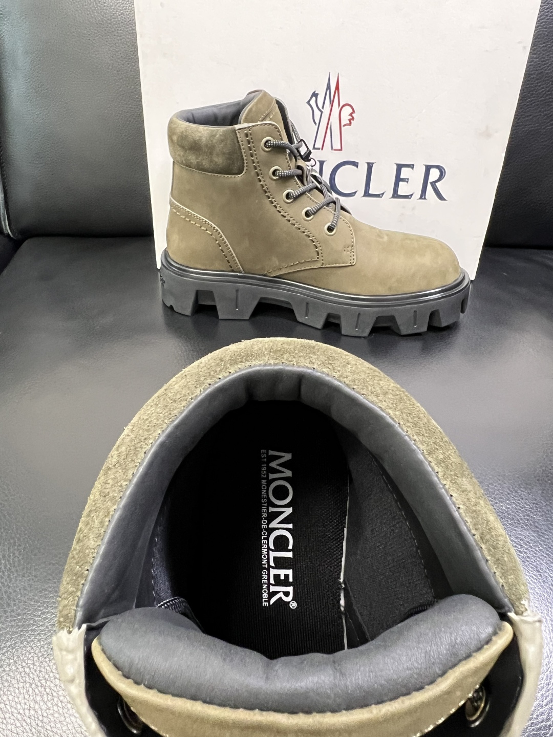 MONCLER 高品质 顶级工艺品 蒙口 靴子高帮专柜新款同步原厂配置，意大利进口牛皮面料，高品质复杂拼