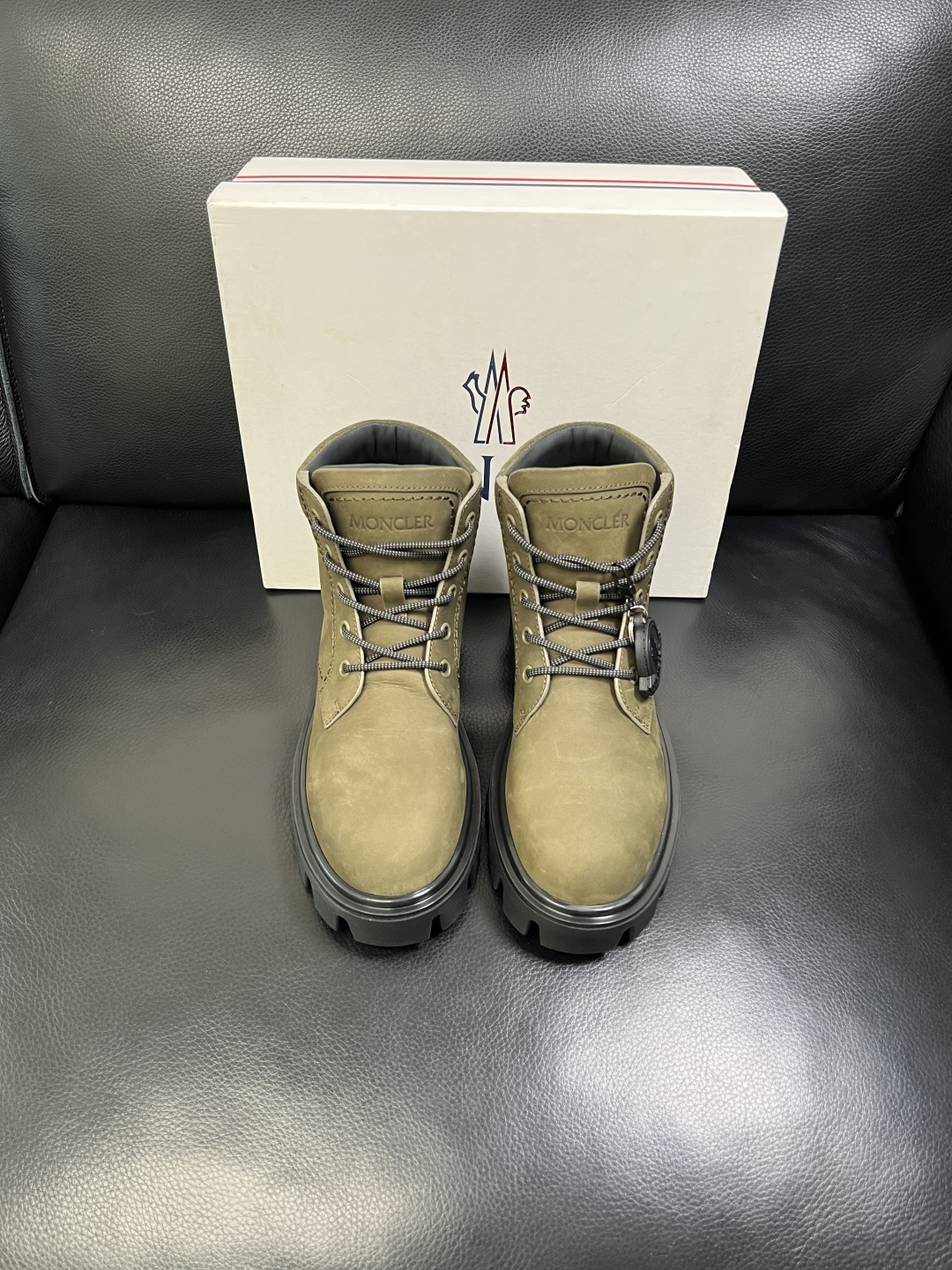 MONCLER 高品质 顶级工艺品 蒙口 靴子高帮专柜新款同步原厂配置，意大利进口牛皮面料，高品质复杂拼