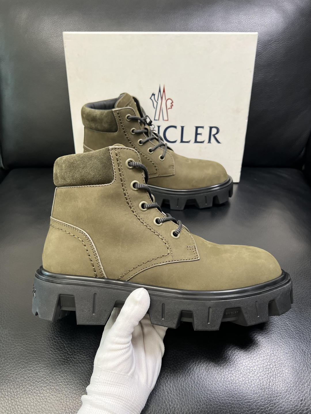 MONCLER 高品质 顶级工艺品 蒙口 靴子高帮专柜新款同步原厂配置，意大利进口牛皮面料，高品质复杂拼