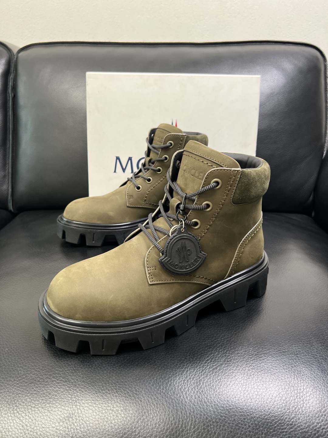MONCLER 高品质 顶级工艺品 蒙口 靴子高帮专柜新款同步原厂配置，意大利进口牛皮面料，高品质复杂拼