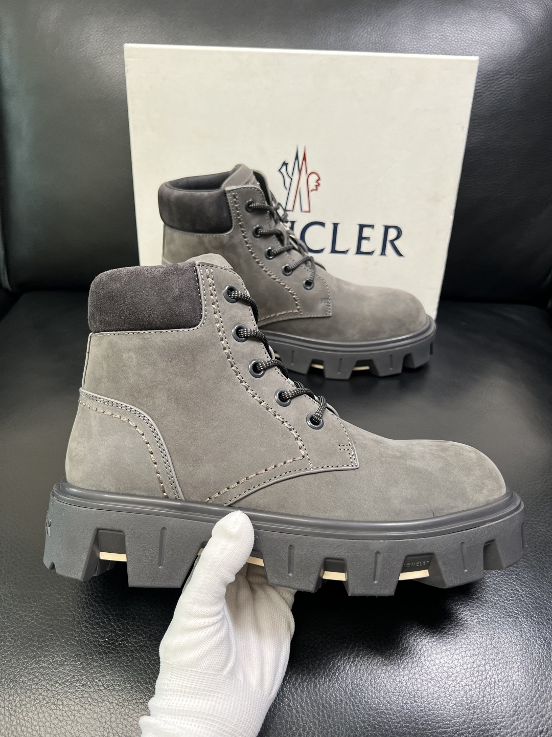 MONCLER 高品质 顶级工艺品 蒙口 靴子高帮专柜新款同步原厂配置，意大利进口牛皮面料，高品质复杂拼