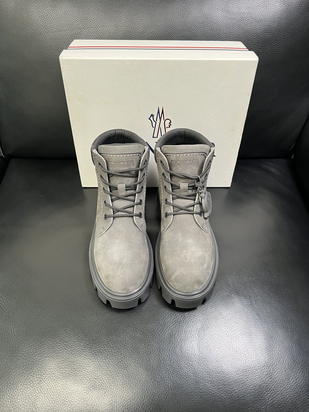 MONCLER 高品质 顶级工艺品 蒙口 靴子高帮专柜新款同步原厂配置，意大利进口牛皮面料，高品质复杂拼