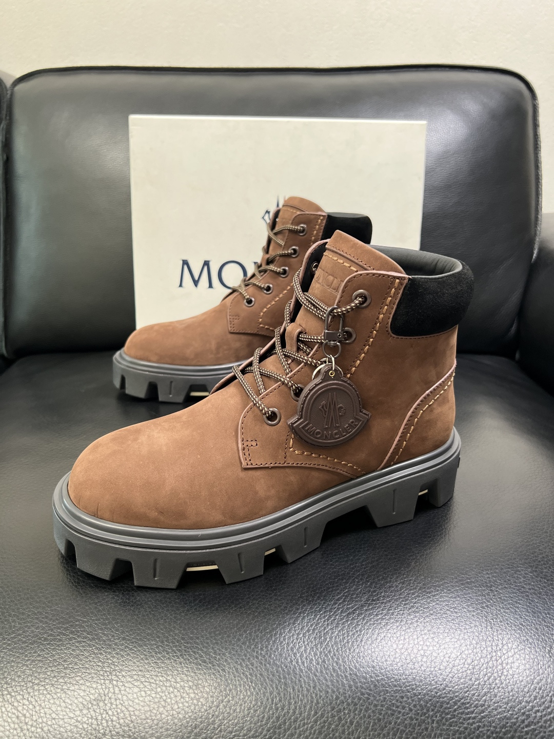 MONCLER 高品质 顶级工艺品 蒙口 靴子高帮专柜新款同步原厂配置，意大利进口牛皮面料，高品质复杂拼