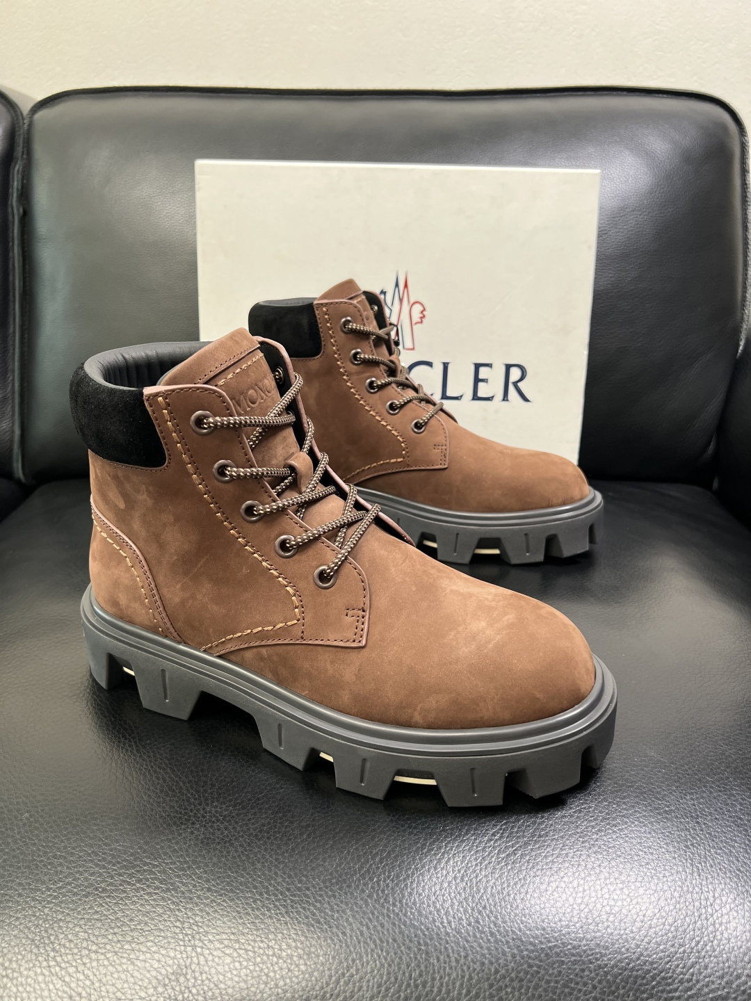 MONCLER 高品质 顶级工艺品 蒙口 靴子高帮专柜新款同步原厂配置，意大利进口牛皮面料，高品质复杂拼