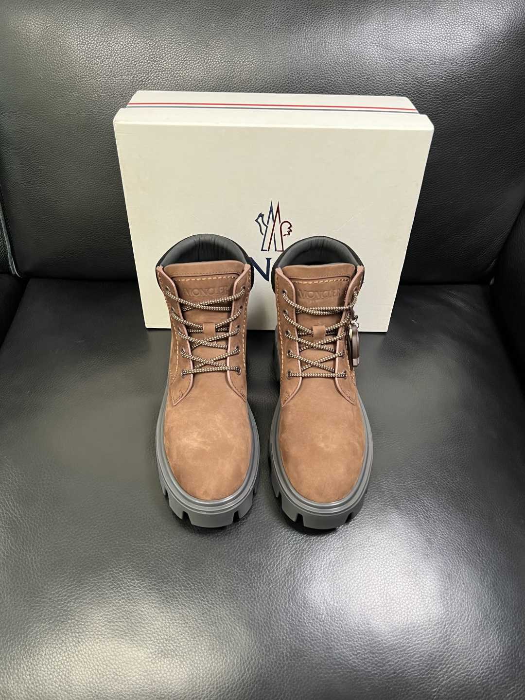 MONCLER 高品质 顶级工艺品 蒙口 靴子高帮专柜新款同步原厂配置，意大利进口牛皮面料，高品质复杂拼