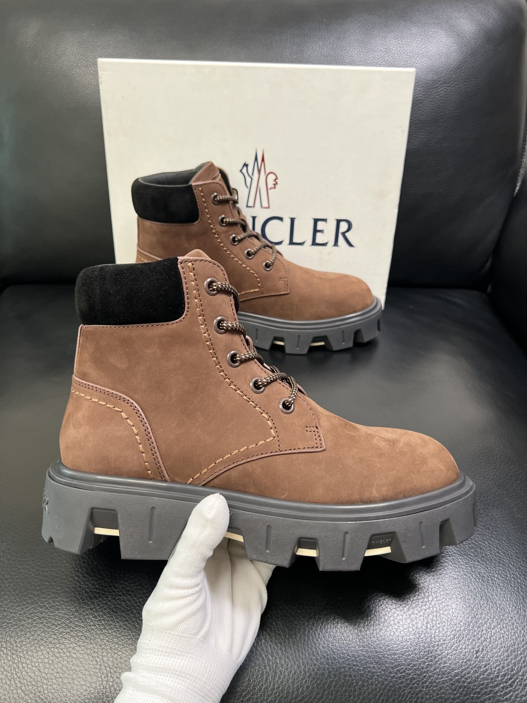 MONCLER 高品质 顶级工艺品 蒙口 靴子高帮专柜新款同步原厂配置，意大利进口牛皮面料，高品质复杂拼