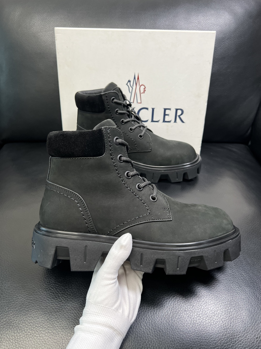 MONCLER 高品质 顶级工艺品 蒙口 靴子高帮专柜新款同步原厂配置，意大利进口牛皮面料，高品质复杂拼