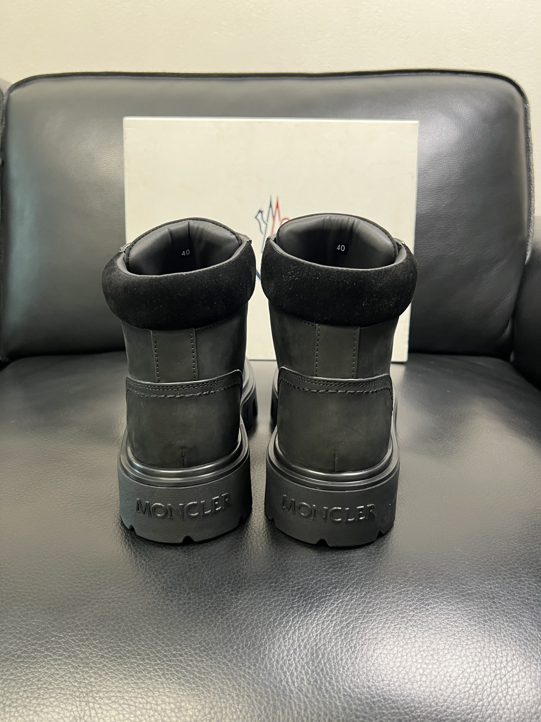 MONCLER 高品质 顶级工艺品 蒙口 靴子高帮专柜新款同步原厂配置，意大利进口牛皮面料，高品质复杂拼