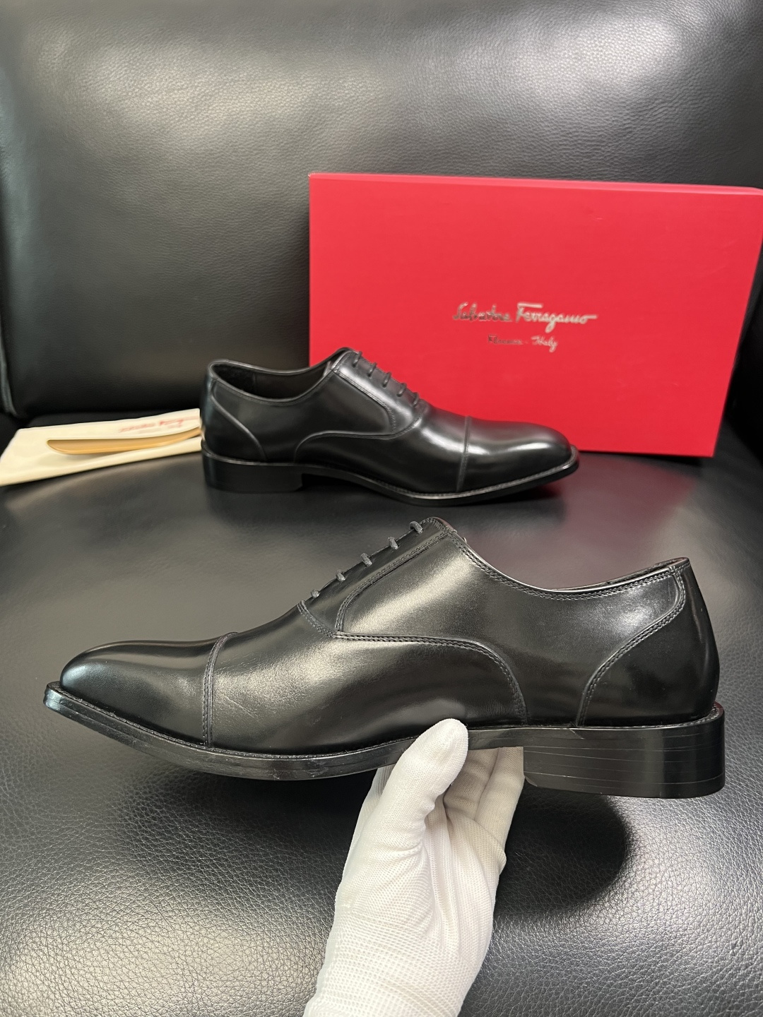 Ferragamo 高品质 顶级工艺品 菲拉格慕 专柜同步发售原厂配置，意大利进口原版牛皮，进口水染牛里