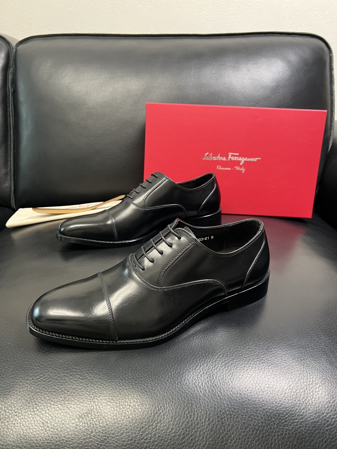 Ferragamo 高品质 顶级工艺品 菲拉格慕 专柜同步发售原厂配置，意大利进口原版牛皮，进口水染牛里