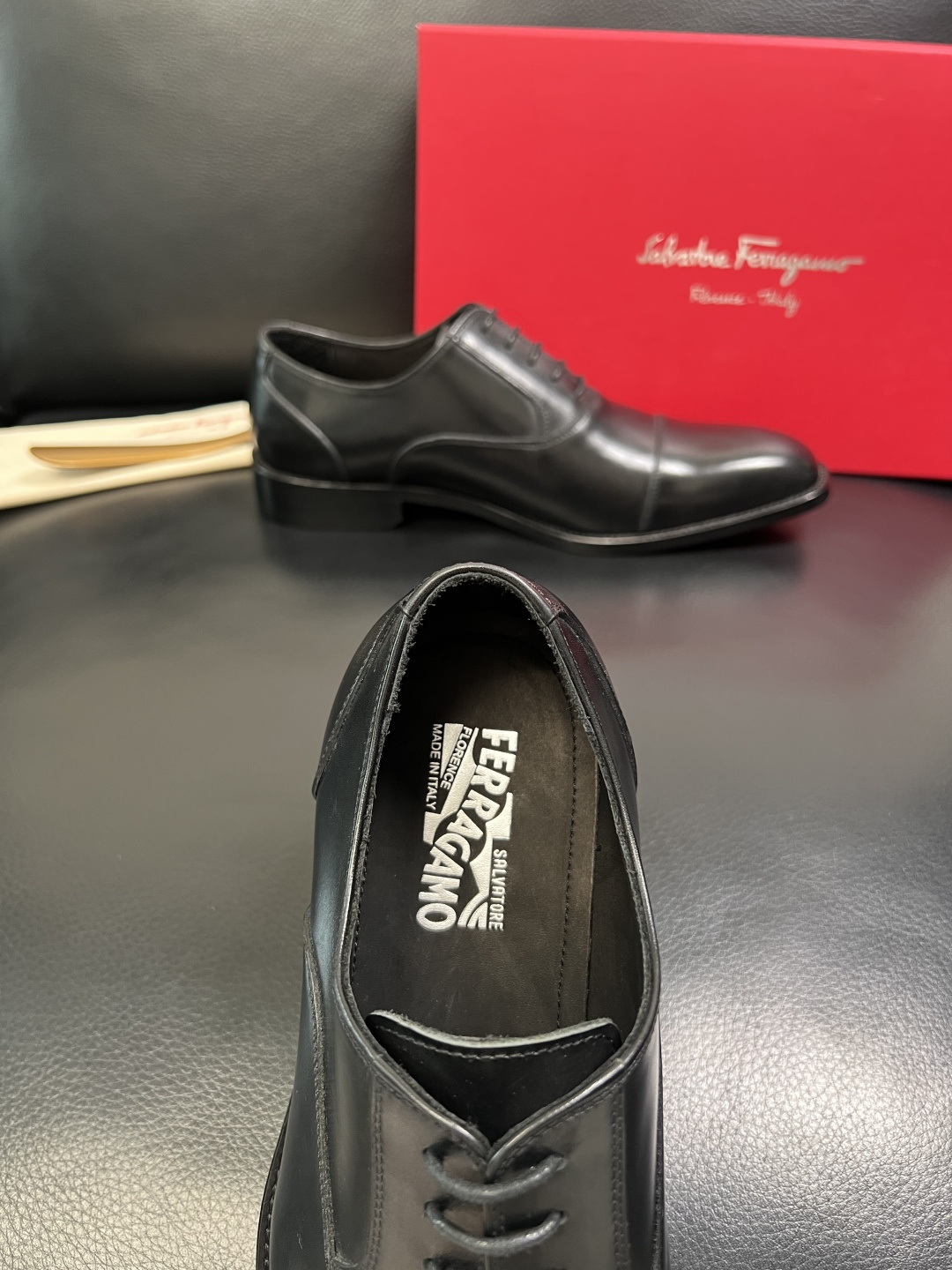 Ferragamo 高品质 顶级工艺品 菲拉格慕 专柜同步发售原厂配置，意大利进口原版牛皮，进口水染牛里
