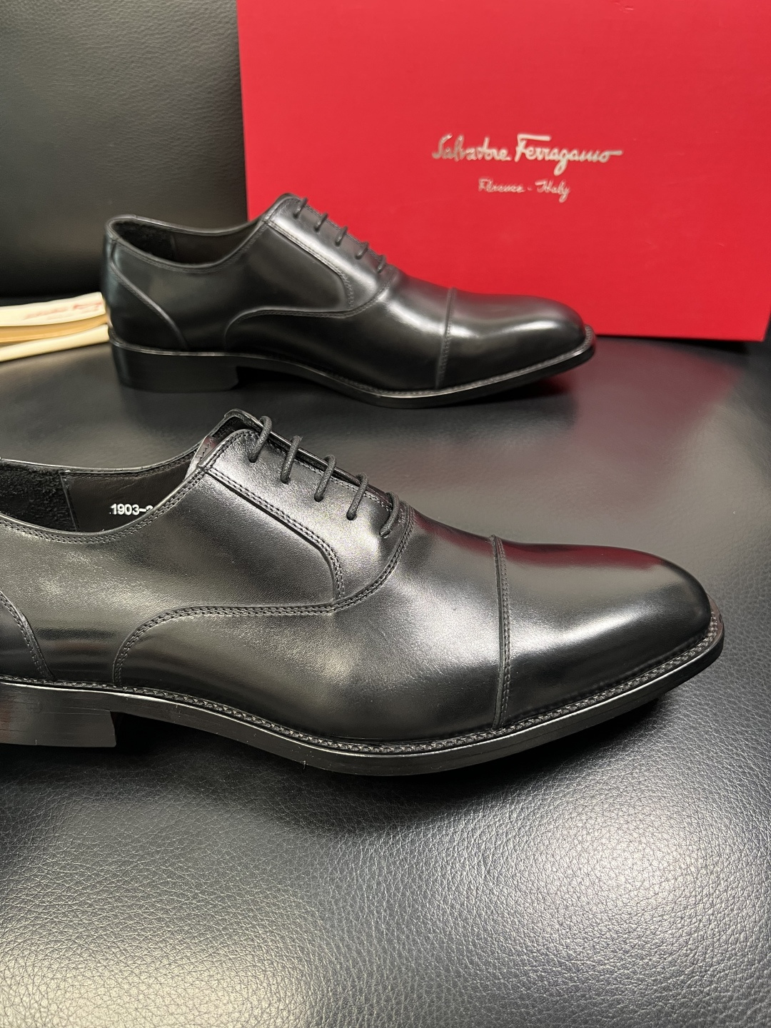 Ferragamo 高品质 顶级工艺品 菲拉格慕 专柜同步发售原厂配置，意大利进口原版牛皮，进口水染牛里