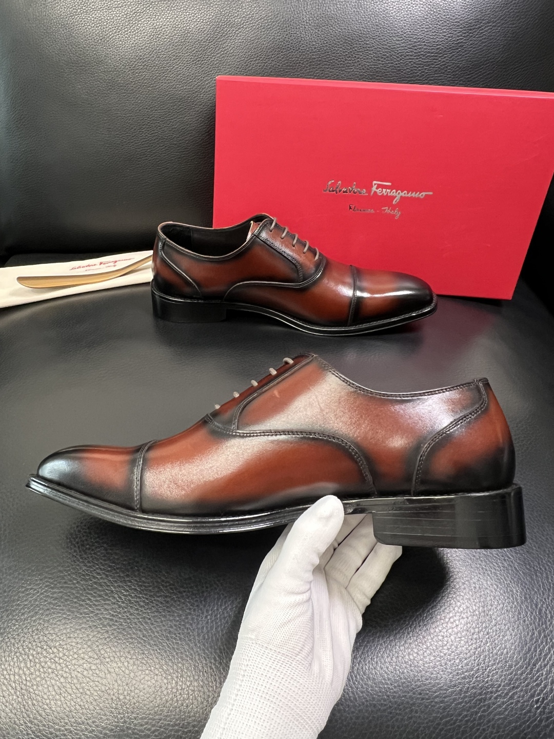 Ferragamo 高品质 顶级工艺品 菲拉格慕 专柜同步发售原厂配置，意大利进口原版牛皮，进口水染牛里