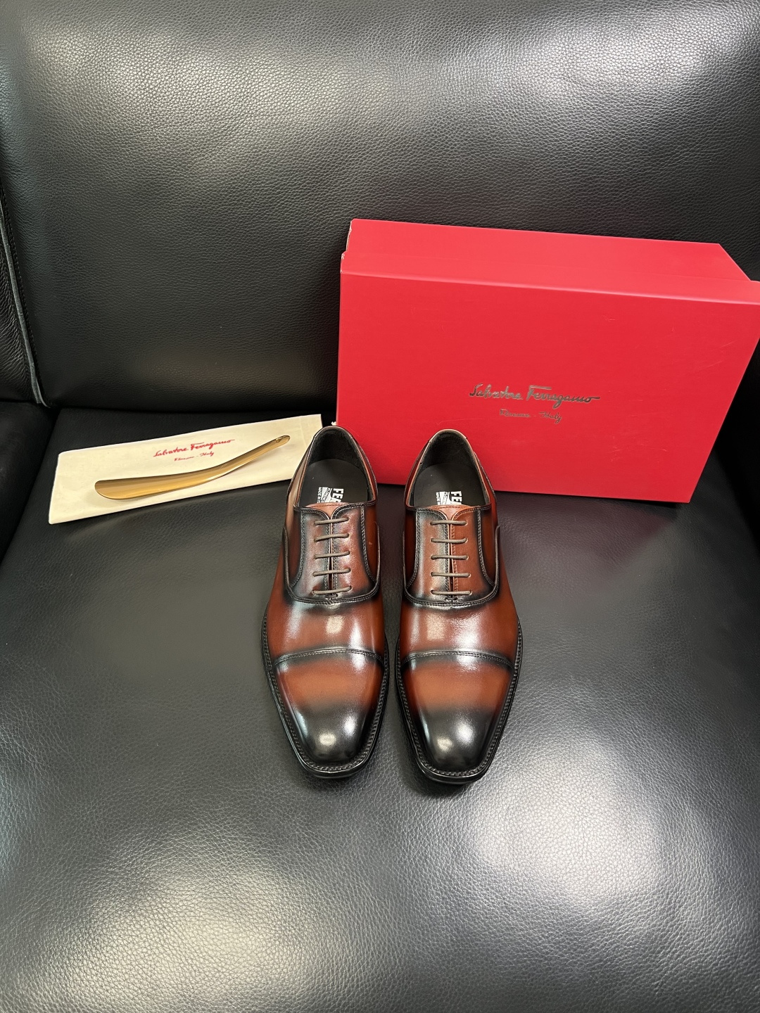 Ferragamo 高品质 顶级工艺品 菲拉格慕 专柜同步发售原厂配置，意大利进口原版牛皮，进口水染牛里